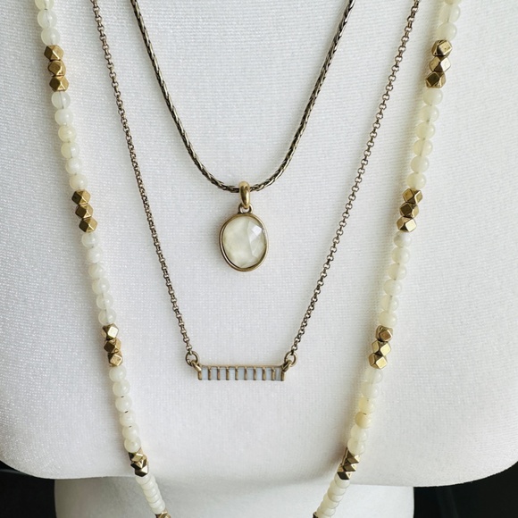 Lucky Brand cream & gold three strand necklace - Picture 4 of 5